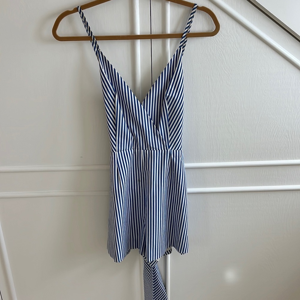Finders keepers romper size medium